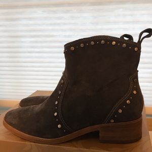 Dolce Vita Tobin Bootie, Grey Suede, Size 9